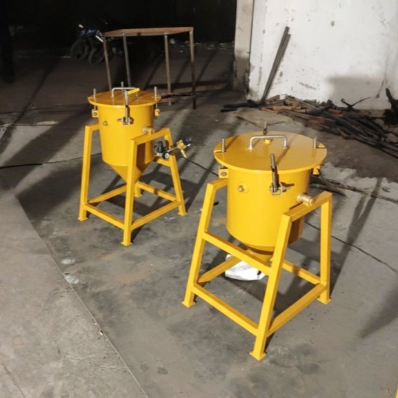 Iron powder tank for stainless steel cutting operations